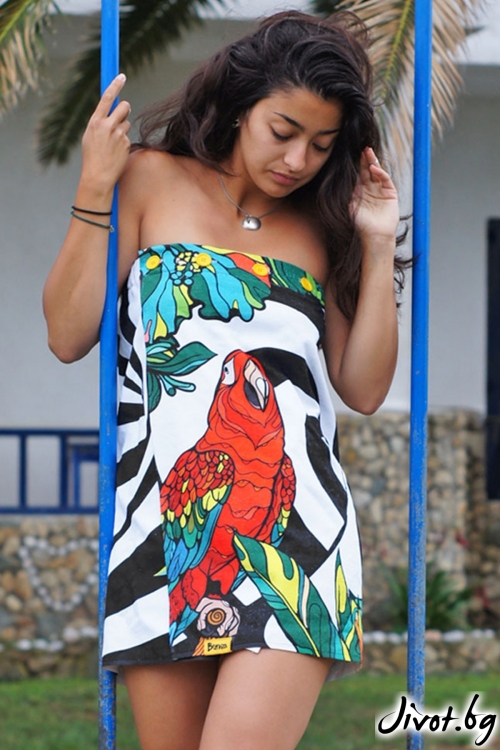 Плажна рокля,парео и кърпа в едно "Parrot"