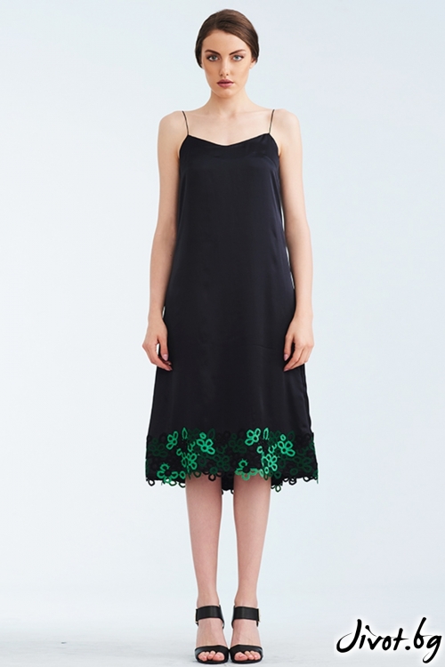 Черна копринена рокля със зелена дантела / Lila Style House