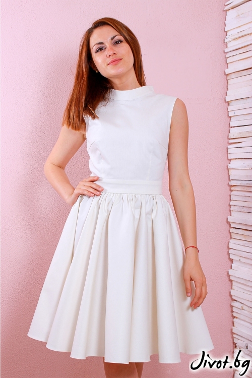 Красива бяла рокля с ефектен V гръб / Polina Petrova